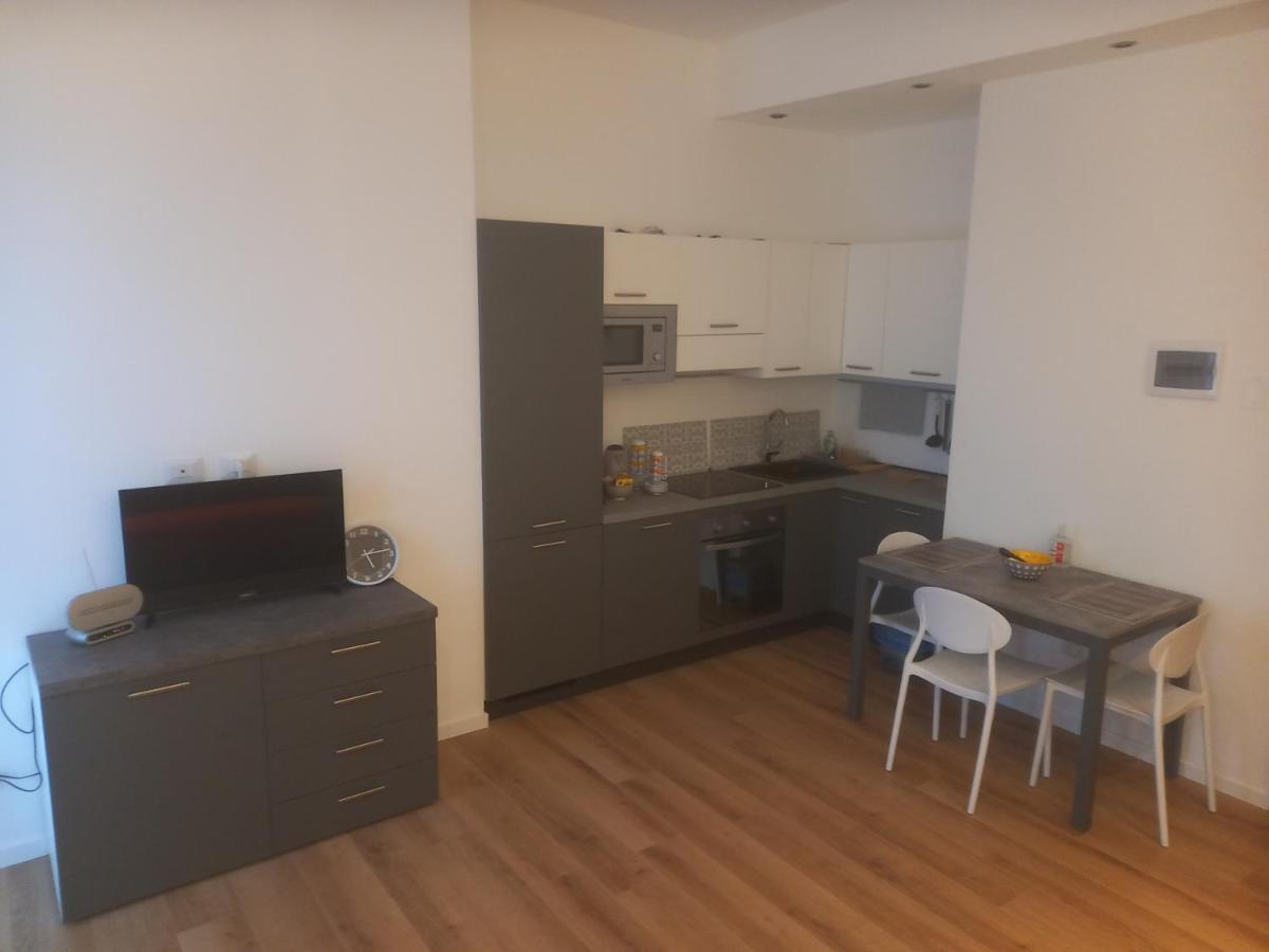 شقة Bilocale 7 Piano Balcone Vista Skyline ميلان المظهر الخارجي الصورة